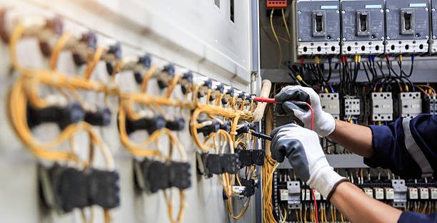 Professional Electrician technician working in Warminster Heights, PA